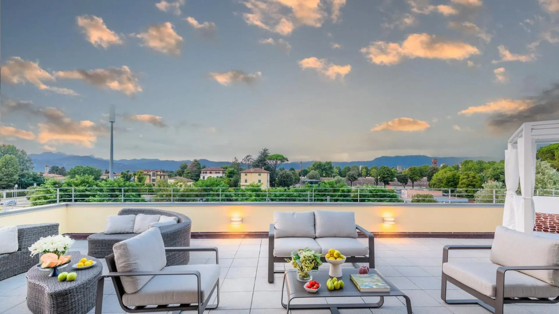 Luce Terrace Panoramic Loft With Elevator, Park In Lucca Apartment Italy