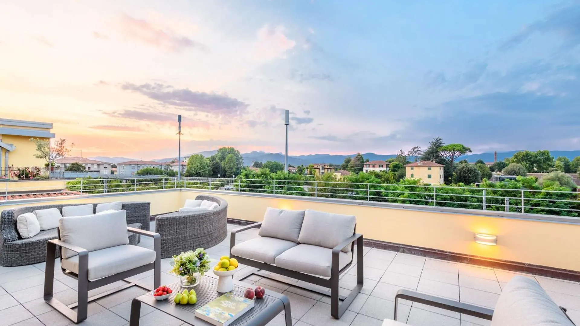 Luce Terrace Panoramic Loft With Elevator, Park In Lucca Apartment